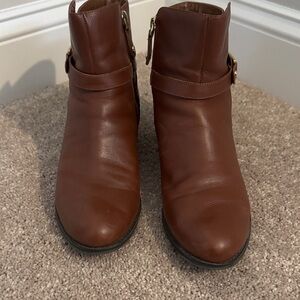 Isaac Mizrahi Chestnut Leather Ankle Booties